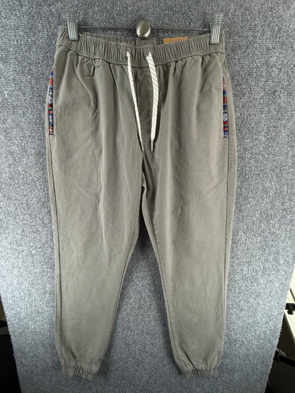 NWT WOWIE Rambler Jogger Pants Men Gray Stretch Athletic Performance Small